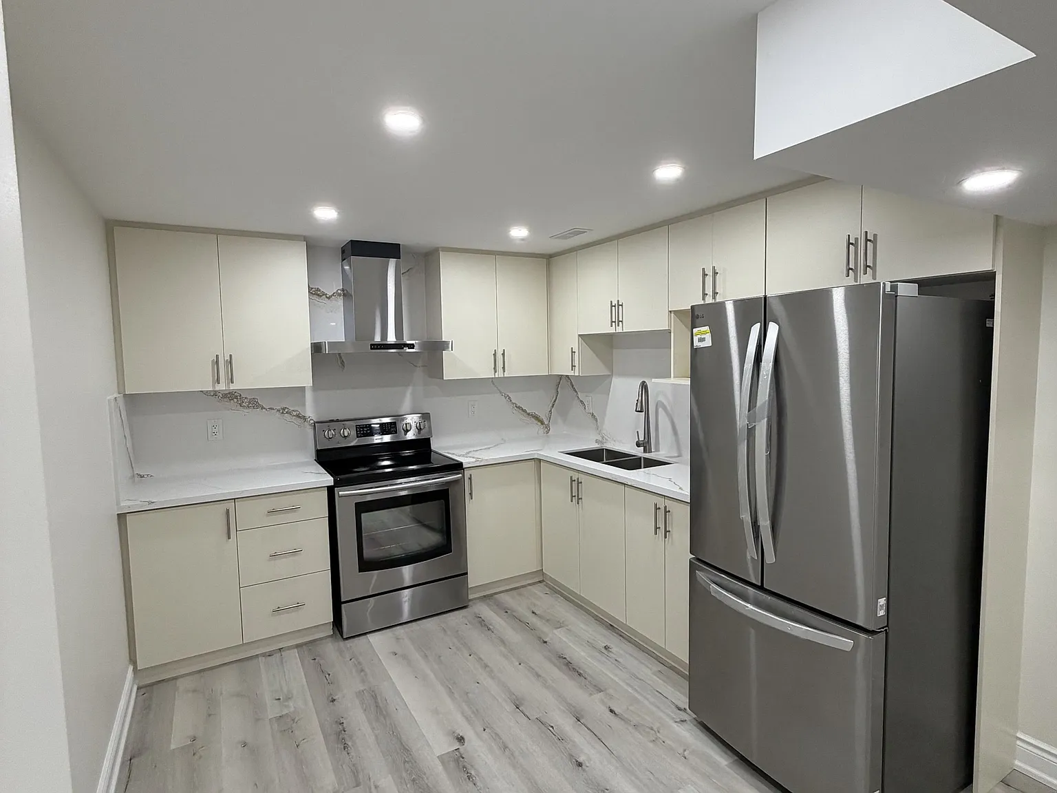 2 bed, $1,950 — Photo 1