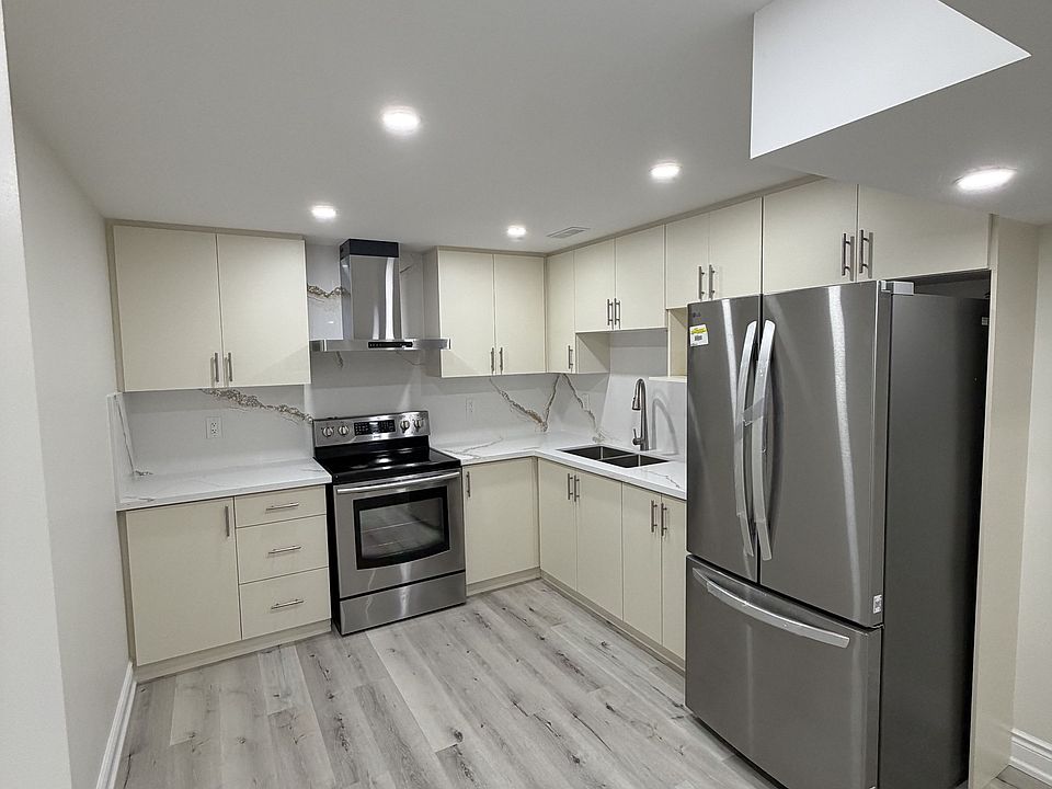 1st image of 6 Country Ridge Ct