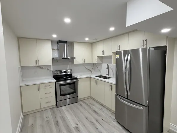 6 Country Ridge Ct, Brampton, ON L6P 3S2