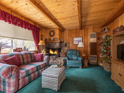 551 Highland Ln, Sugarloaf, CA, 92386