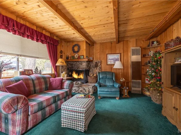 551 Highland Ln, Sugarloaf, CA 92386