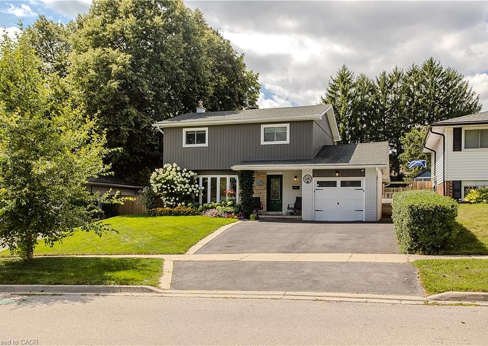 1st image of 2124 Sandringham Dr