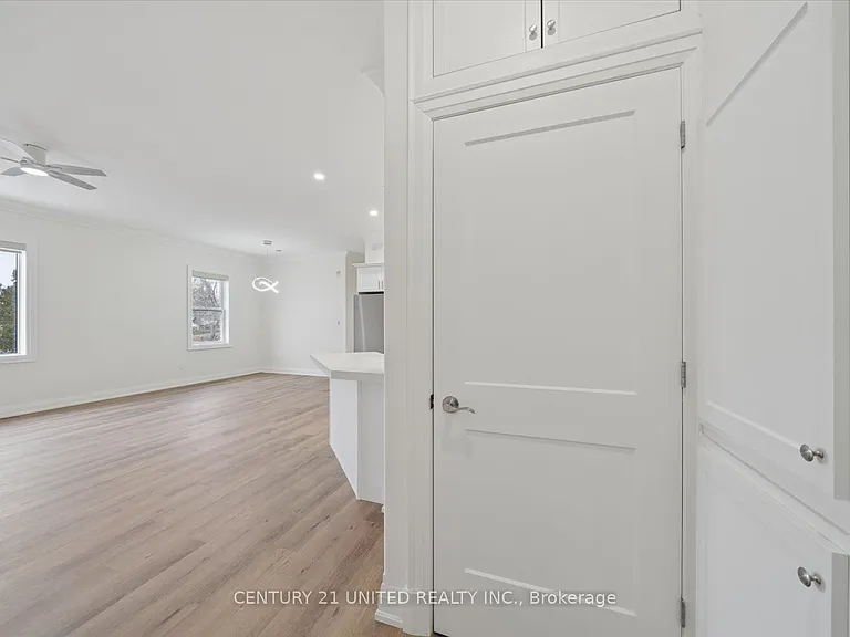 1027 Willcox St #201 — Photo 4