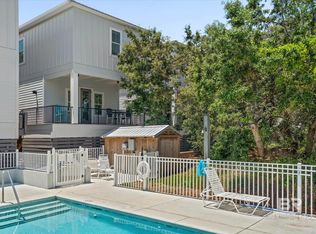 115 W 10th St #Q, Gulf Shores, AL 36542