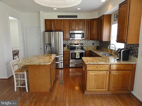 4th image of 12 Lovett Dr
