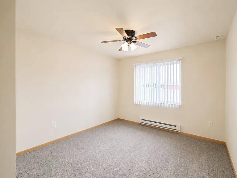 Berry Pointe Luxury Apartments — Photo 38