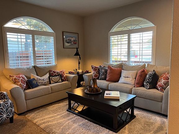 5th image of 518 Chablis Dr