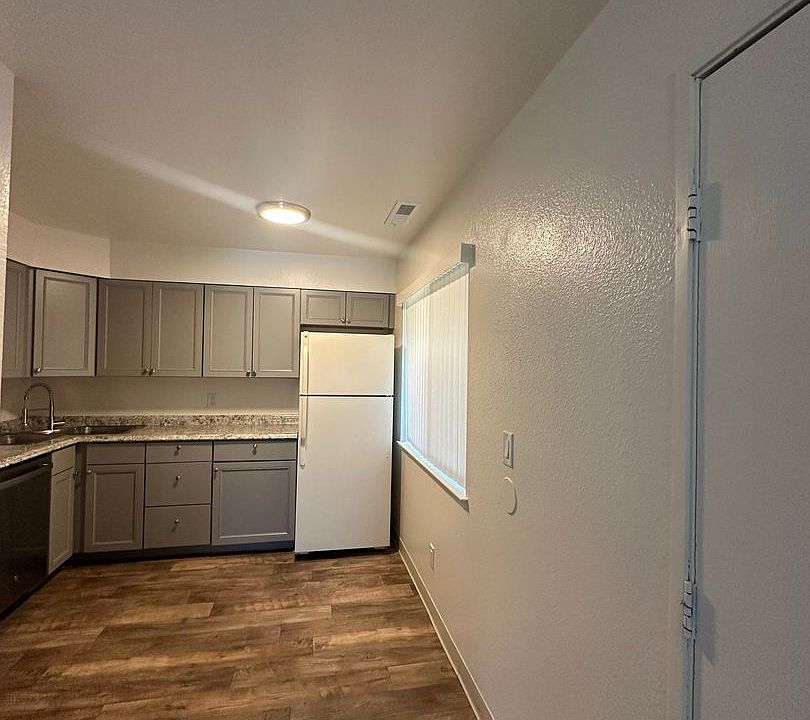 1st image of 1800 Idlewild Dr #54