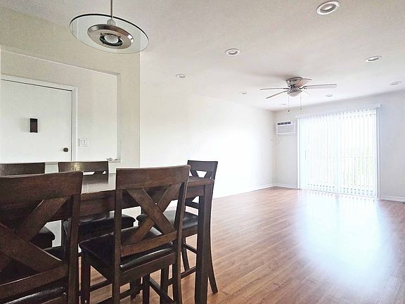 2nd image of 973 Crimson Ct APT 304