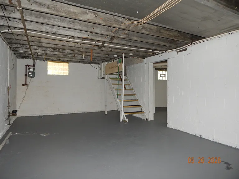 210 Roslyn Ave NW — Photo 17