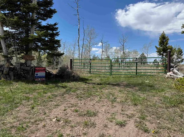 567 Rocky Top Rd, Robertson, WY 82944