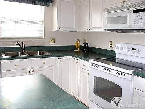 Sharp White Kit w new sink a