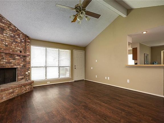 4th image of 1008 Hunters Glen Dr
