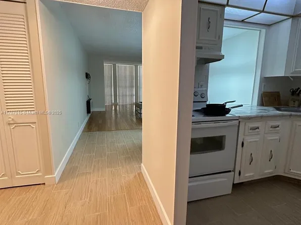 851 Three Islands Blvd APT 114, Hallandale Beach, FL 33009