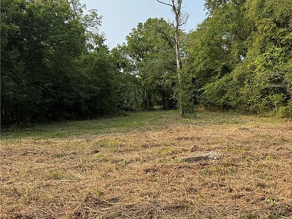 3rd image of Spring Ave #15-25