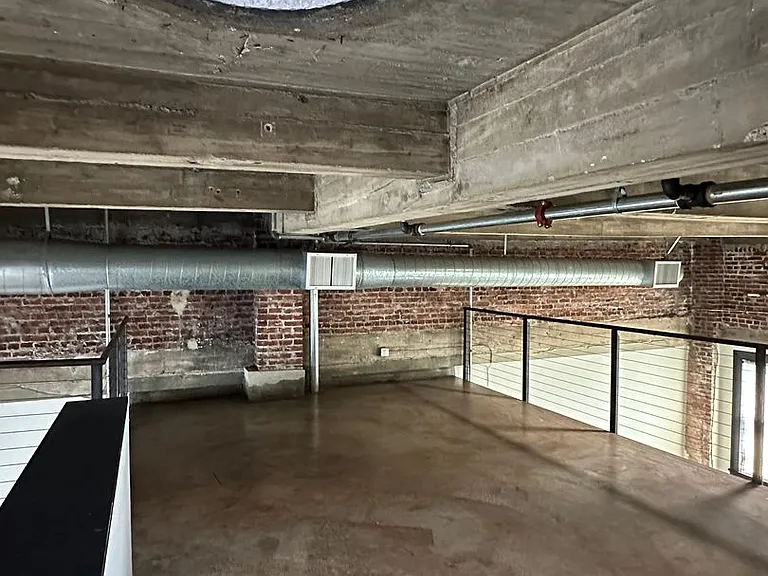Hellman Lofts — Photo 12