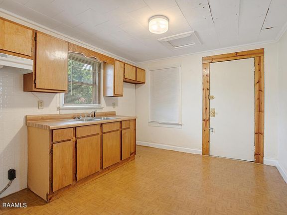 5th image of 521 S Sterling St