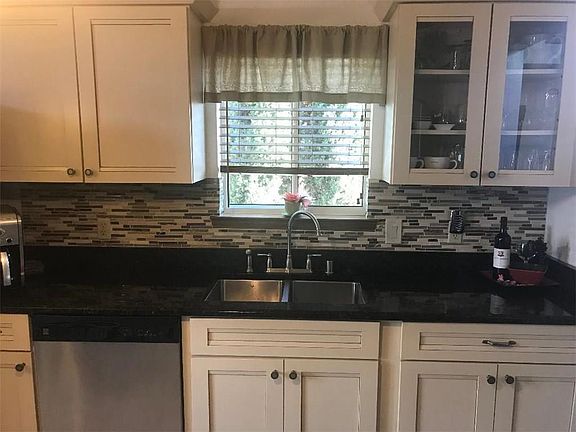 3rd image of 1490 Sierra Bonita Dr