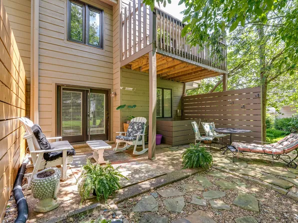 689 Harpeth Trace Dr, Nashville, TN 37221