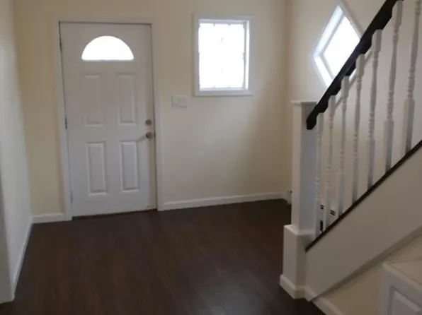 65 Station Rd, Cranbury, NJ 08512