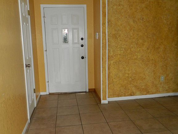 5th image of 2103 Lamplight Dr