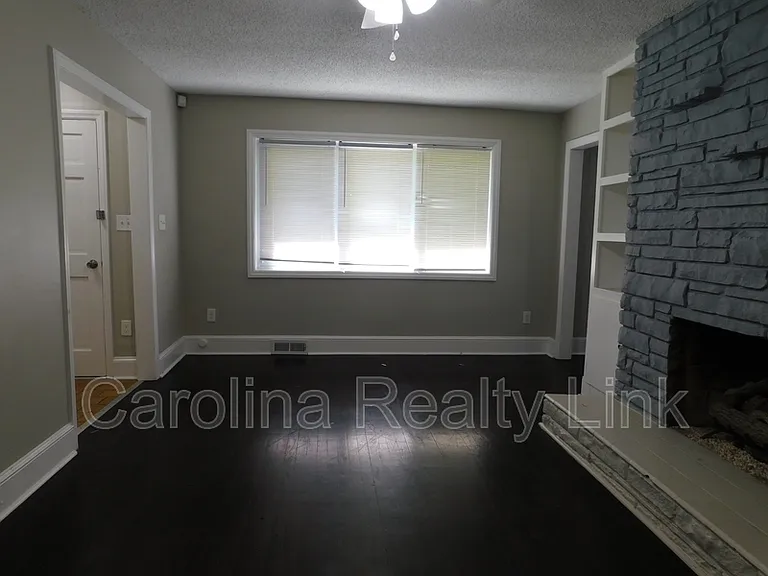 411 Gray Dr — Photo 3