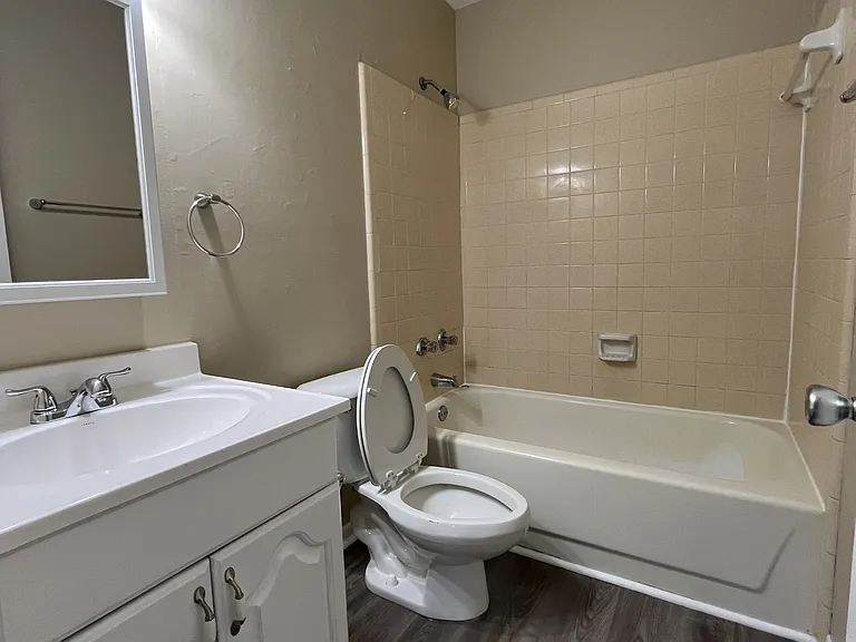 830 Cardinal St — Photo 10