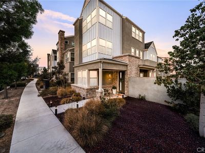 230 Frame, Irvine, CA, 92618