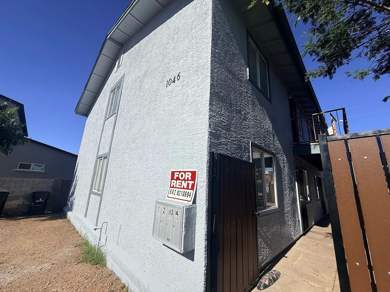 1046 W Polk St — Photo 3