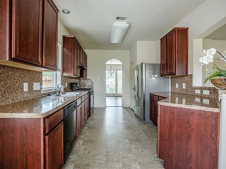 22714 Pantego Ln — Photo 9