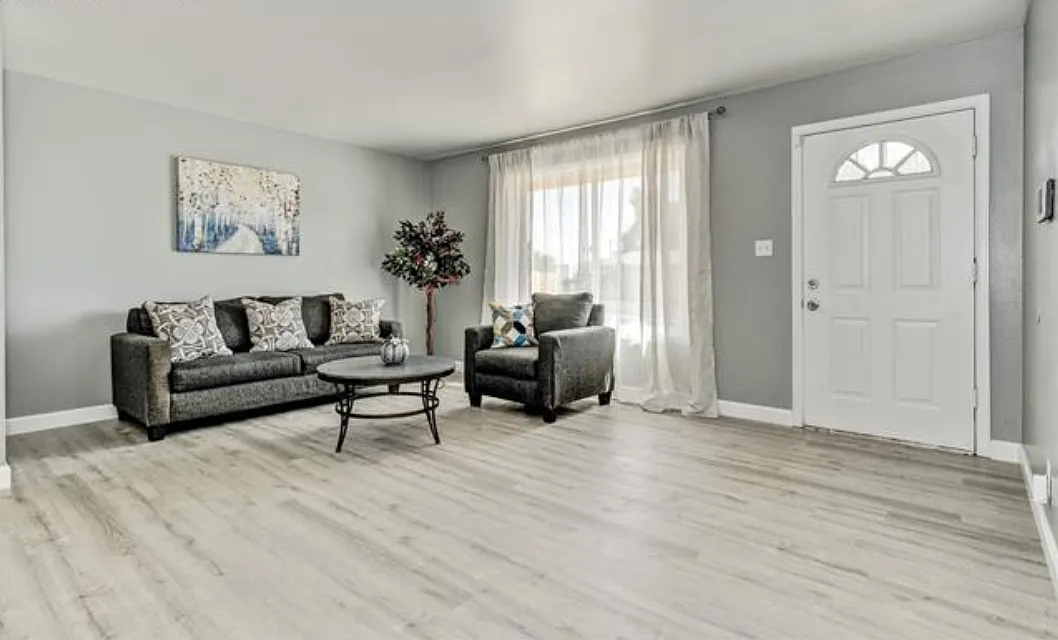 2702 E Bijou St — Photo 2