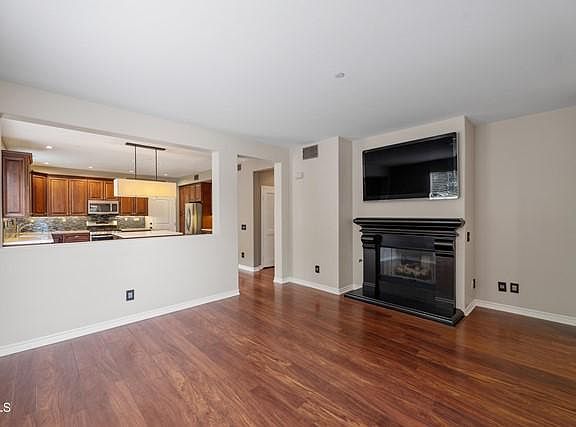 5th image of 8218 Silver Cir