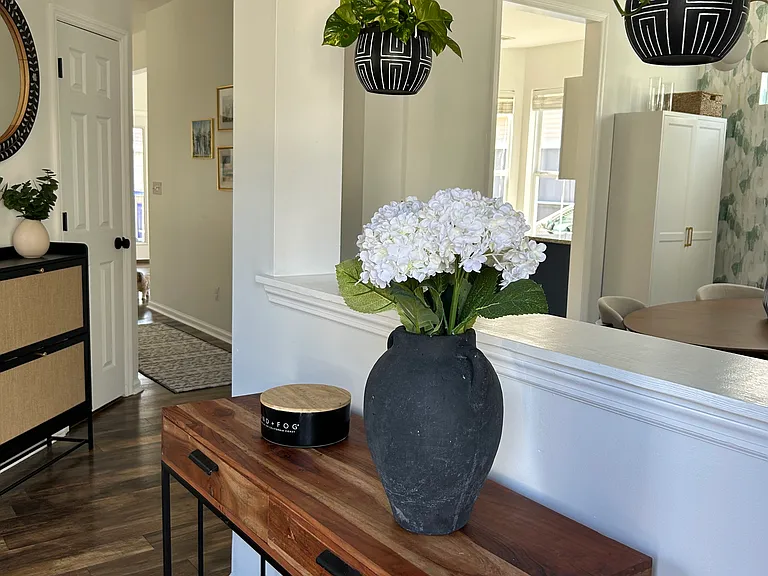 1716 Alan Brooke Dr — Photo 2