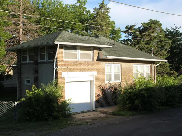 415 W Parker St, Guttenberg, IA 50703