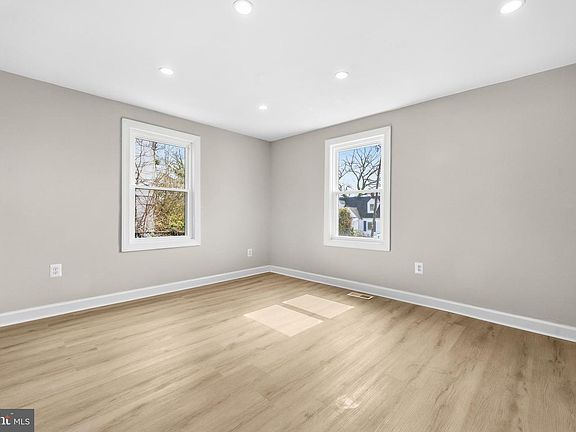 5th image of 5428 Taussig Rd