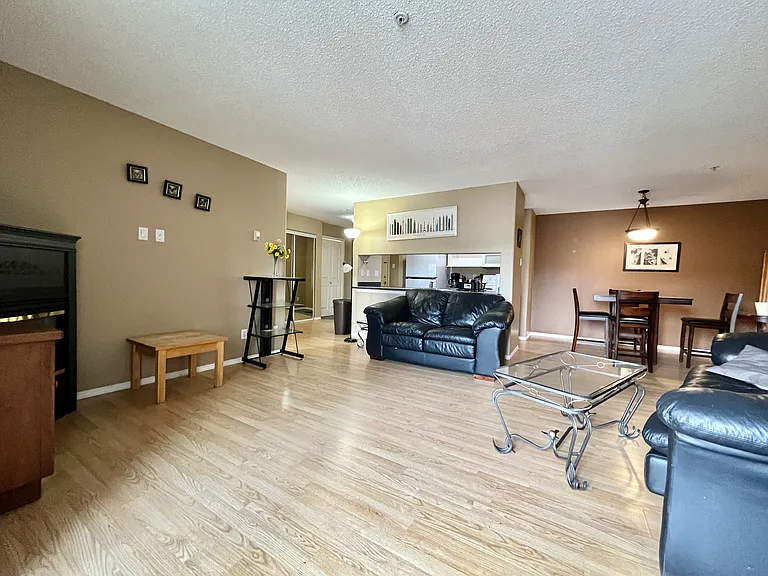 200 Richard St #437 — Photo 9