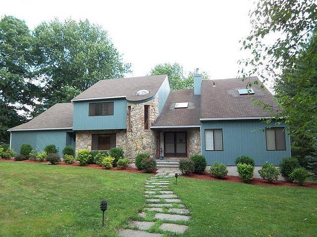 1st image of 4 Finch Ln