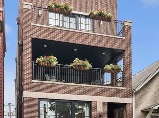 3243 N Lakewood Ave, Chicago, IL 60657