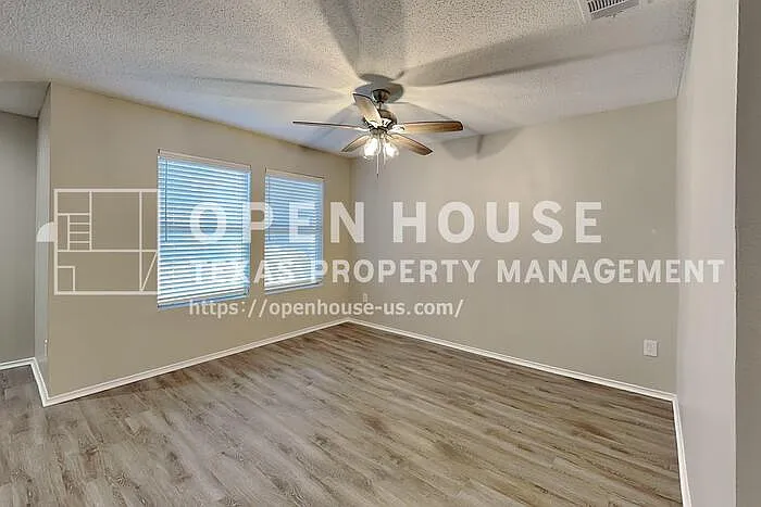 2517 Ash Dr — Photo 3