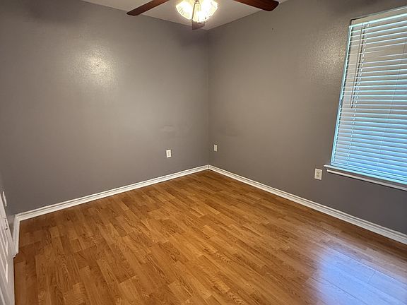 5th image of 105 Willow Brook Dr