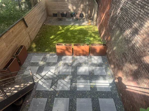 881 Park Avenue image 1 of 12