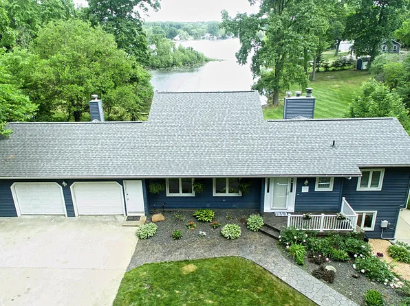 12111 S Sherman Lake Dr, Augusta, MI 49012