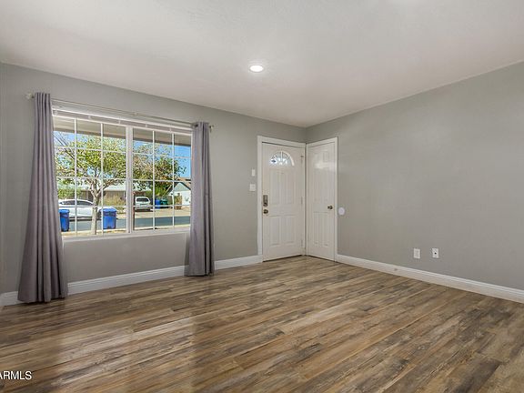 3rd image of 3263 E EMELITA Avenue