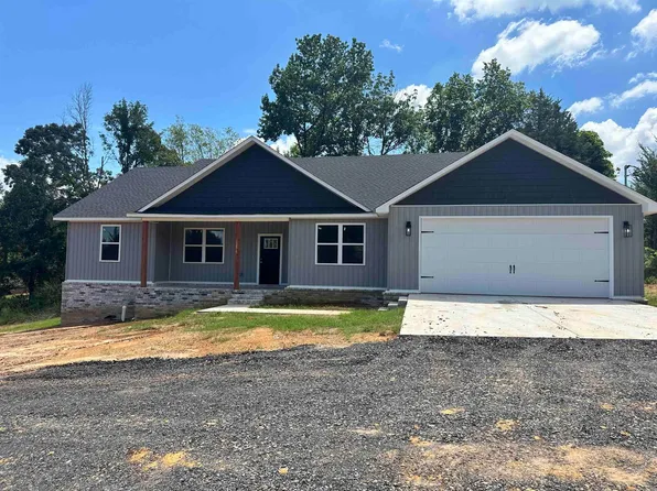 1140 E Gum St, Russellville, AR 72802