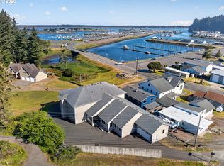 954 Beach Blvd, Winchester Bay, OR 97467
