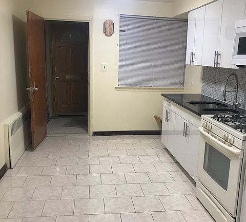 2nd image of 243 E 88th St #1