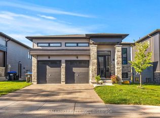 100 Berkely St, Wasaga Beach, ON L9Z 2N6