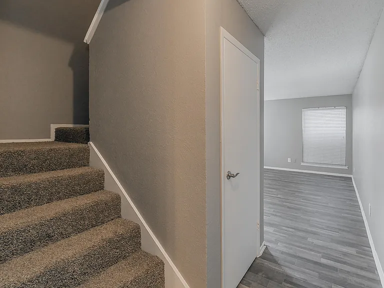 Station 121 at Town Center Apartments — Photo 152