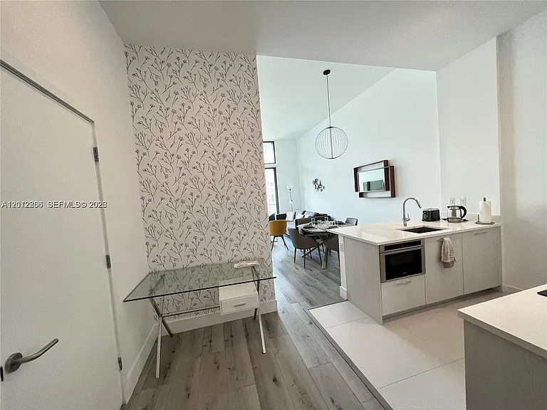 501 NE 31st St #404 — Photo 6