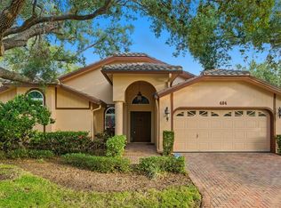 484 Avila Cir NE, Saint Petersburg, FL 33703